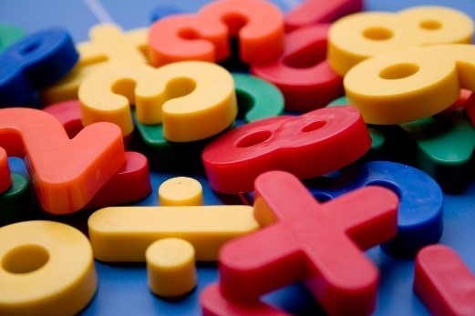 Magnet 1, 2, 3's in different colors.